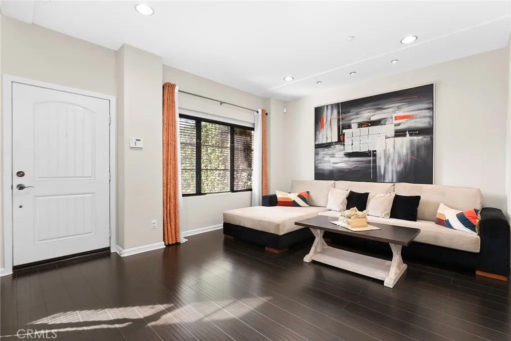 Photo of 879 Michigan Blvd #G, Pasadena, CA 91107 (MLS # PF26059043)