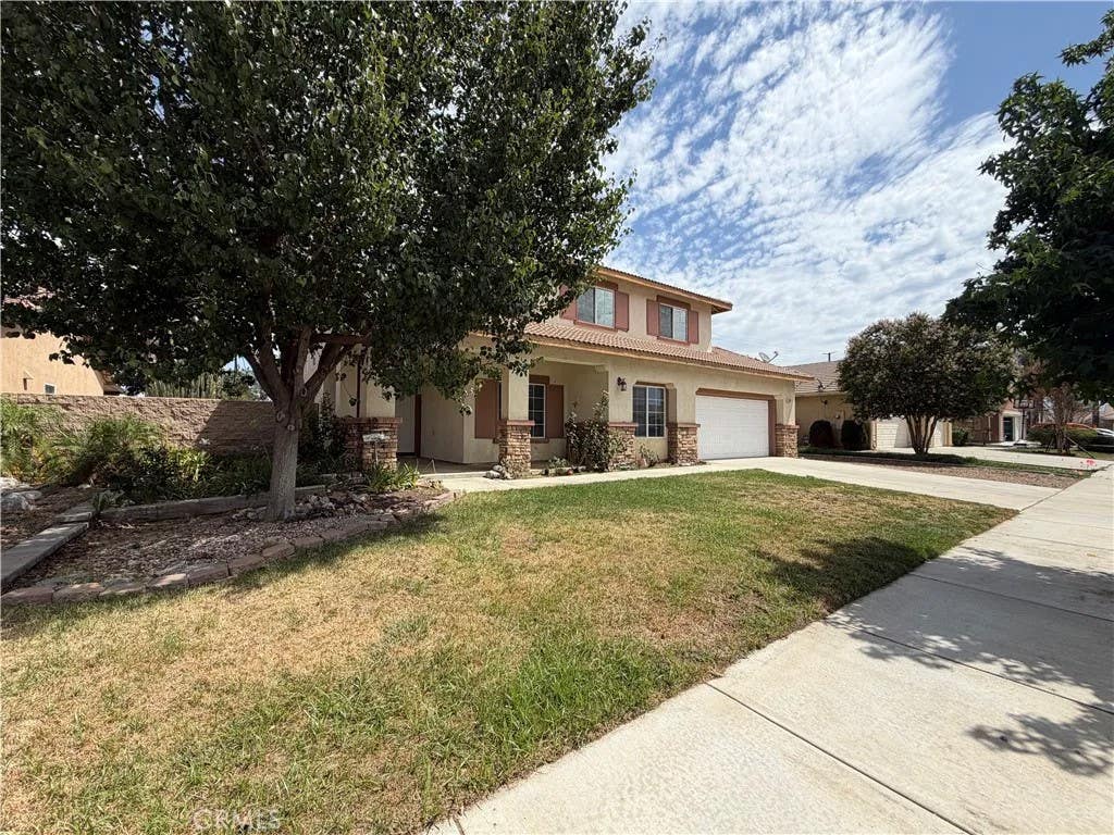 Photo of 5180 Ravenstone Drive, Hemet, CA 92545 (MLS # CV26163866)
