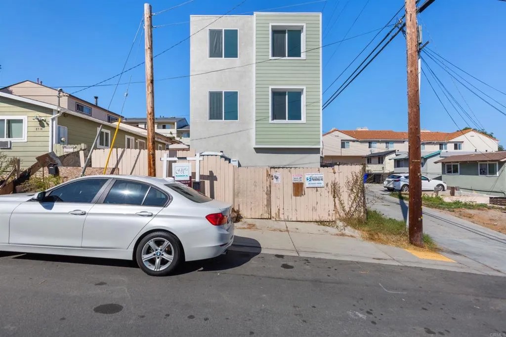 2714 Camulos Street
