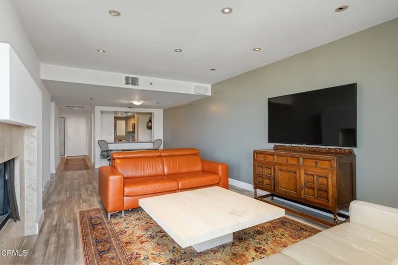 2920 Neilson Way 304