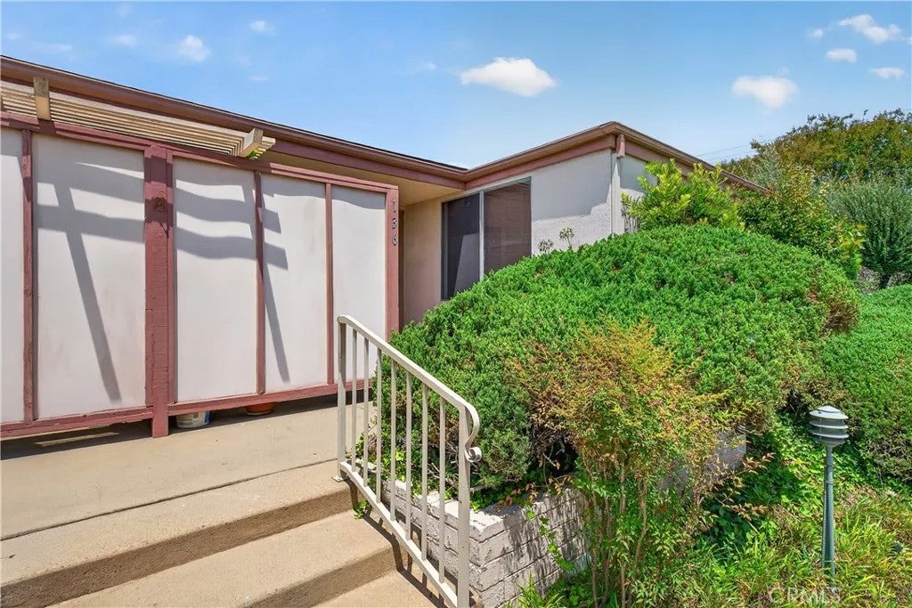 777 E Valley 136