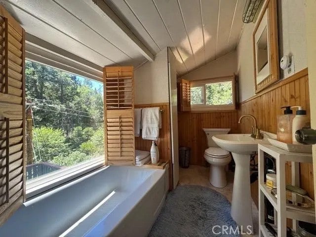 455 Blue Jay Canyon