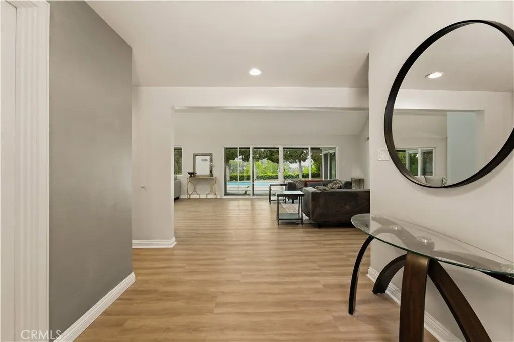 15701 Royal Ridge