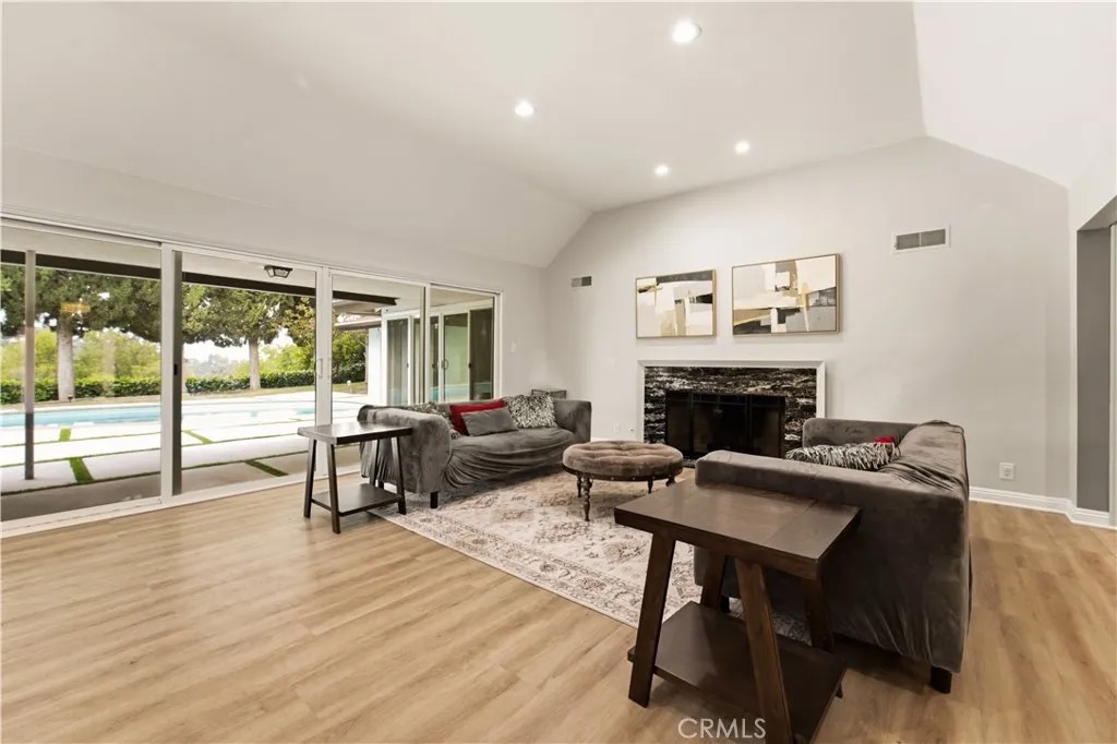 15701 Royal Ridge