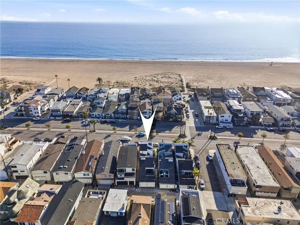 Photo of 820 W Balboa Boulevard, Newport Beach, CA 92661 (MLS # NP26025034)