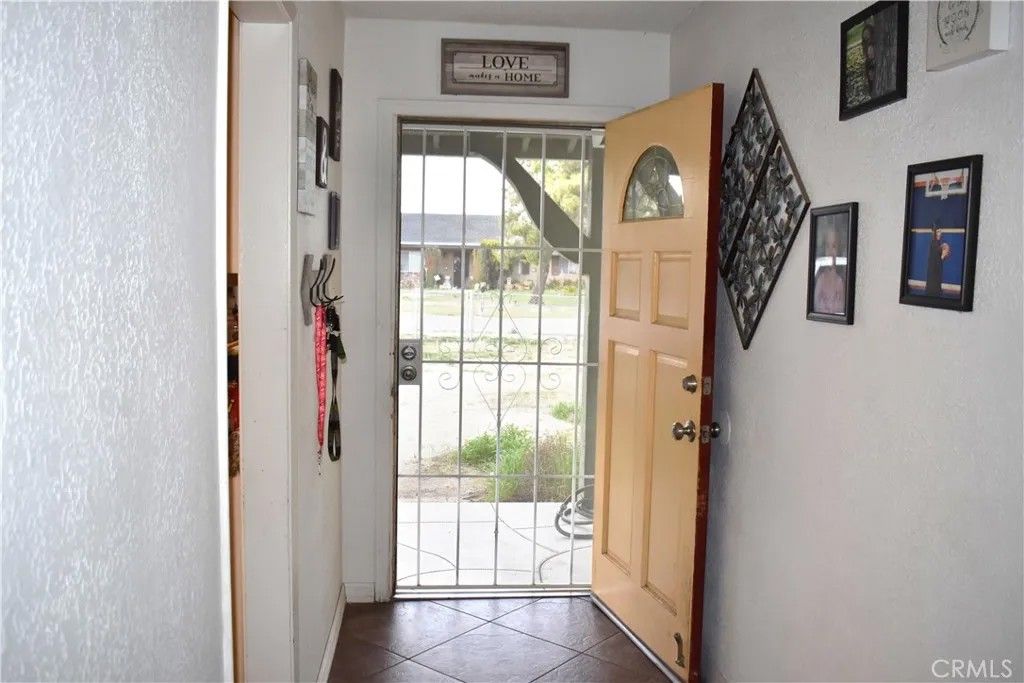 Photo of 21021 Geronimo Rd, Apple Valley, CA 92308 (MLS # HD26043241)