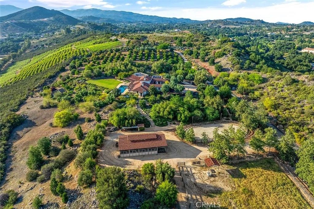 Photo of 19300 Hombre Lane, Murrieta, CA 92562 (MLS # SW25208075)