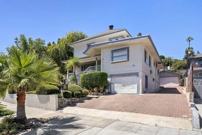 4554 Date Avenue