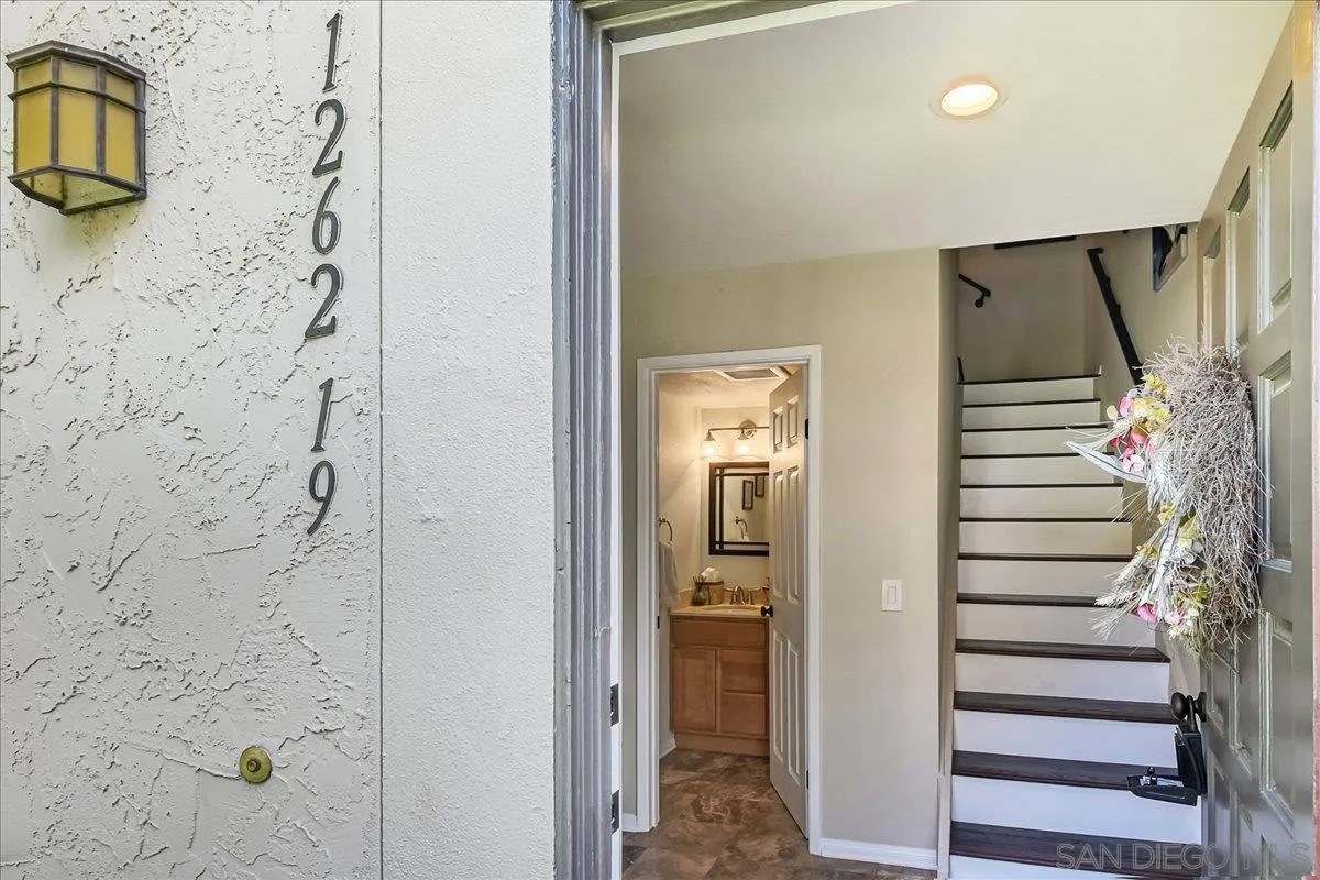 1262 River Glen Row 19