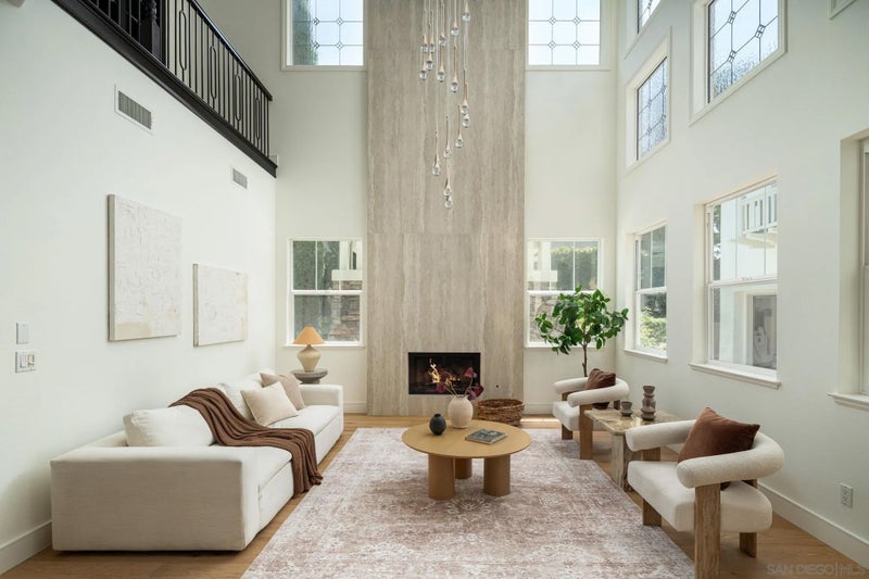 1375 Ravean Ct