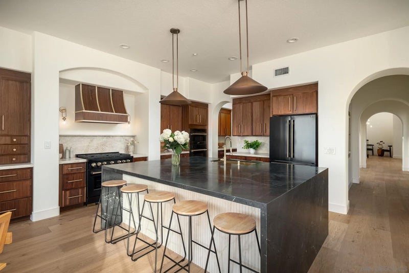 1375 Ravean Ct