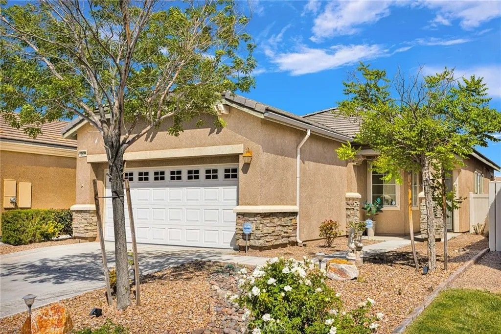 Photo of 10669 Lanigan Road, Apple Valley, CA 92308 (MLS # HD26084025)