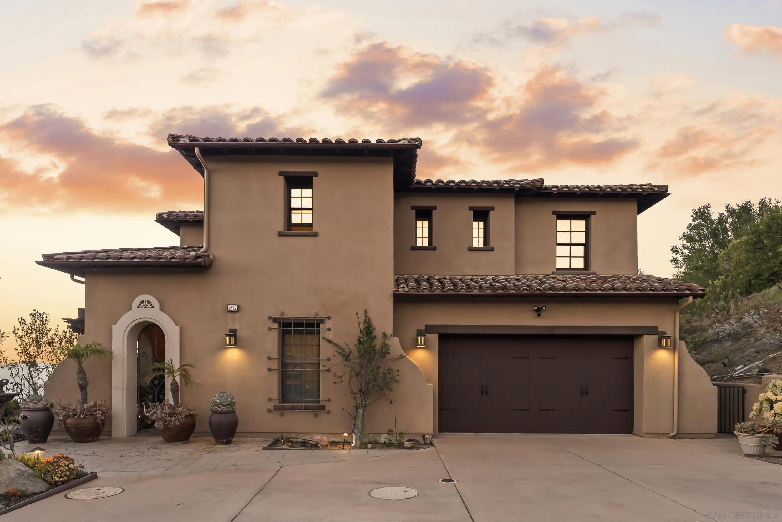 9572 Welk View Dr