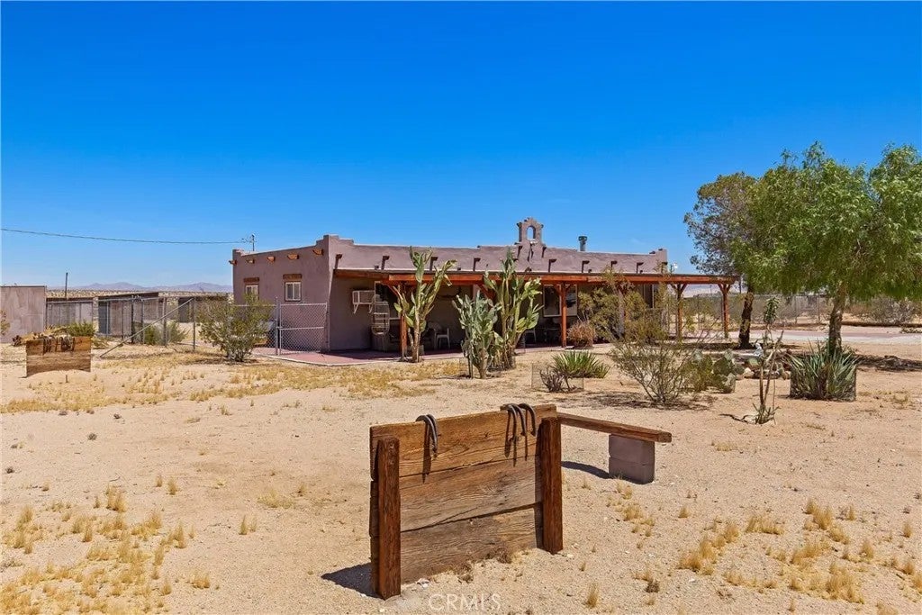 65330 Sand Trail