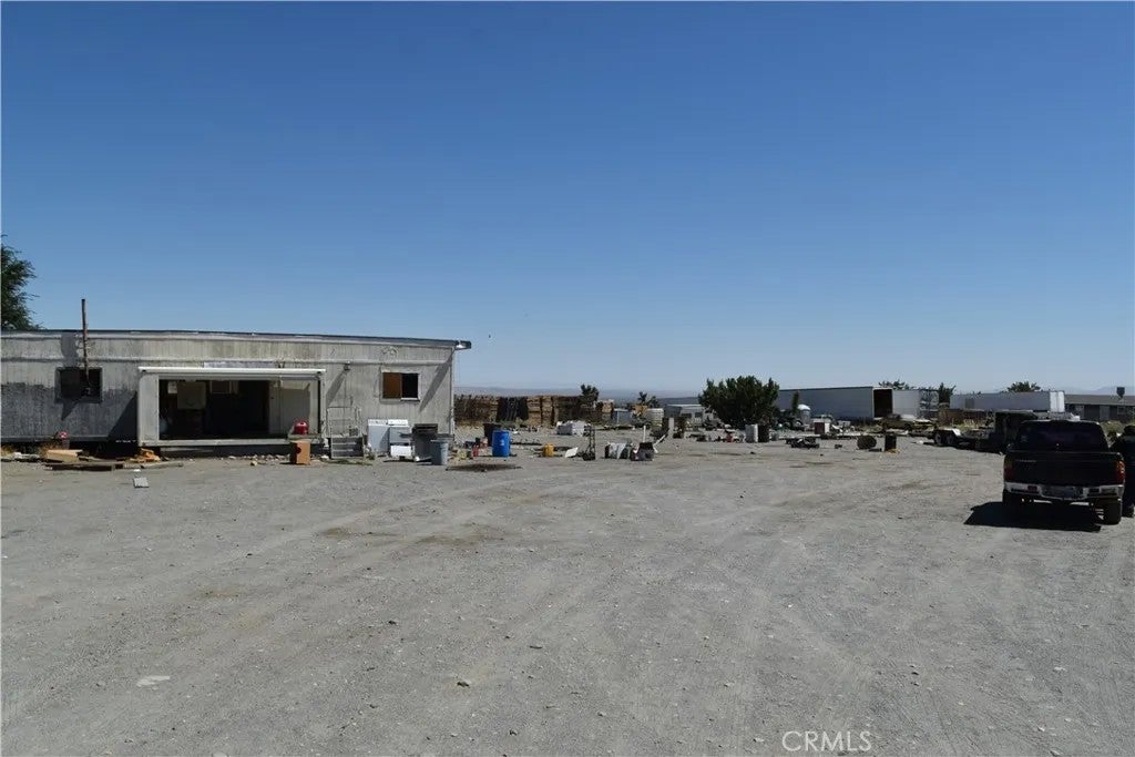 Photo of 2833 White Fox TRL, Phelan, CA 92371 (MLS # IG26168531)