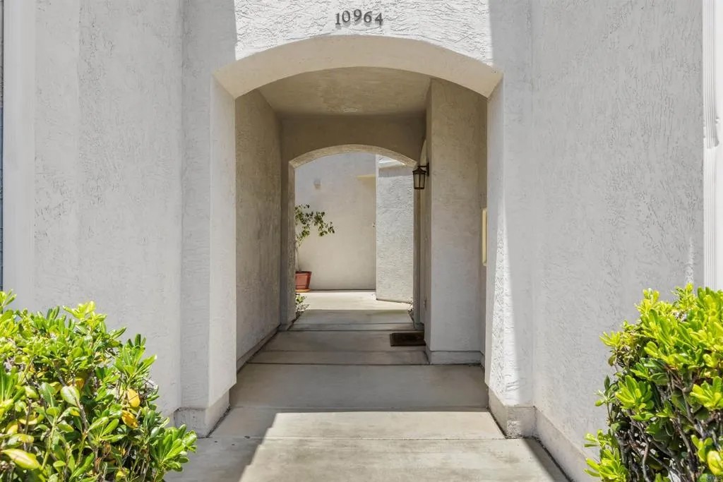 10964 Ivy Hill Drive 3