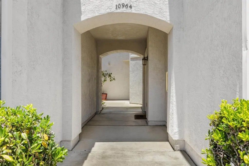 Photo of 10964 Ivy Hill Drive #3, San Diego, CA 92131 (MLS # NDP2605325)
