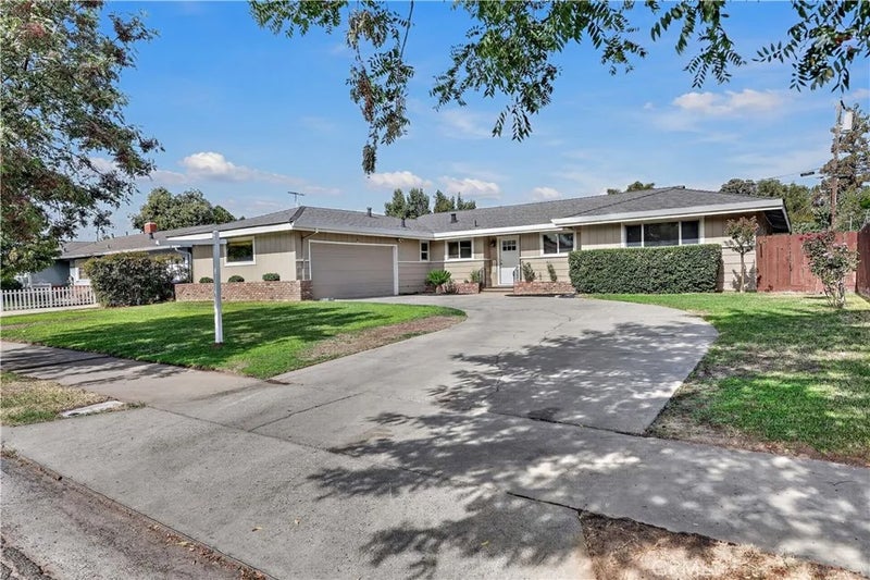 1523 Tamarack Avenue