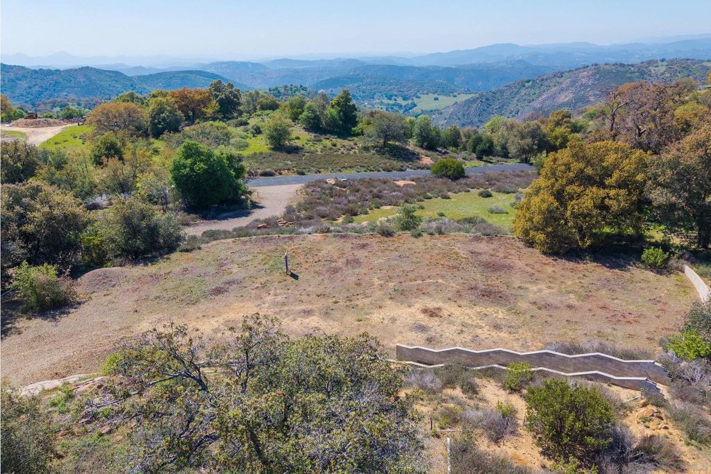 Photo of 3318 Black Oak Ln, Julian, CA 92036 (MLS # 250026033)