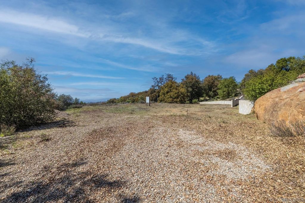 Photo of 3318 Black Oak Ln, Julian, CA 92036 (MLS # 250026033)