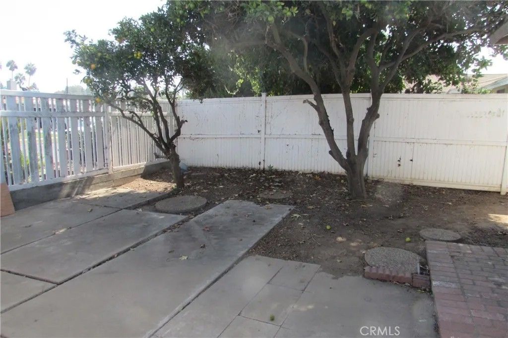 Photo of 18101 Wharton Lane, Huntington Beach, CA 92646 (MLS # OC25248812)