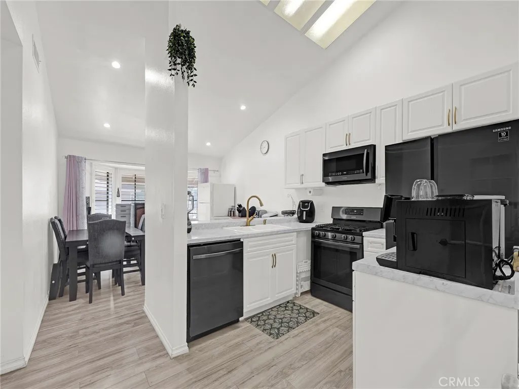 11350 Foothill Boulevard 15