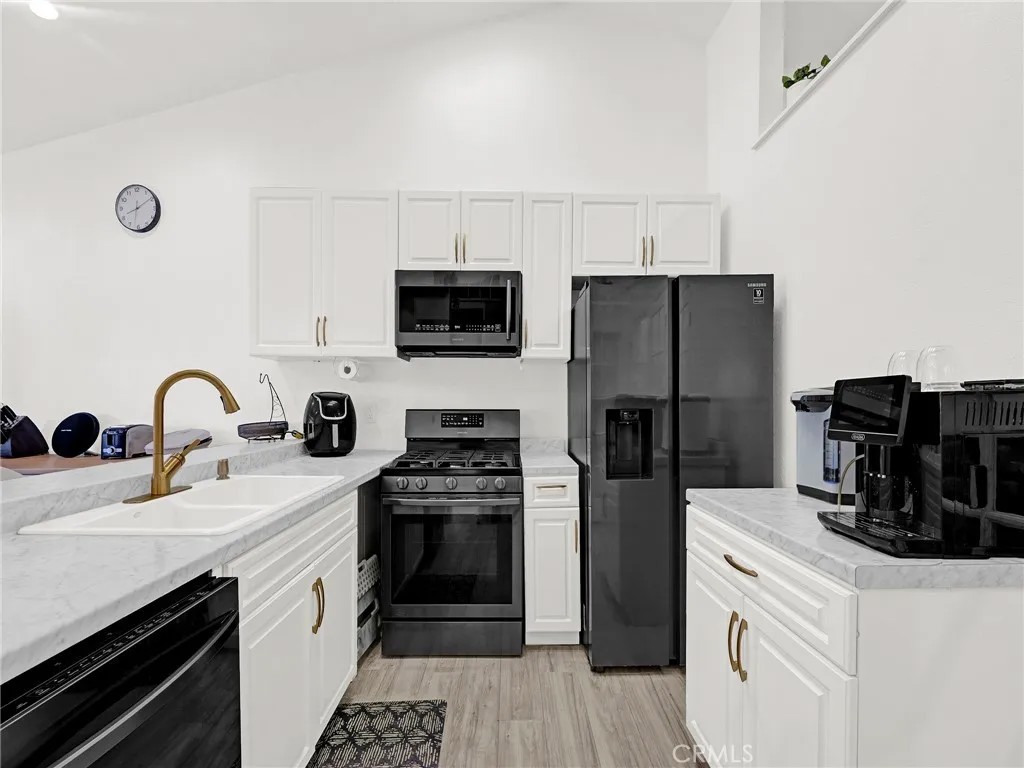 11350 Foothill Boulevard 15