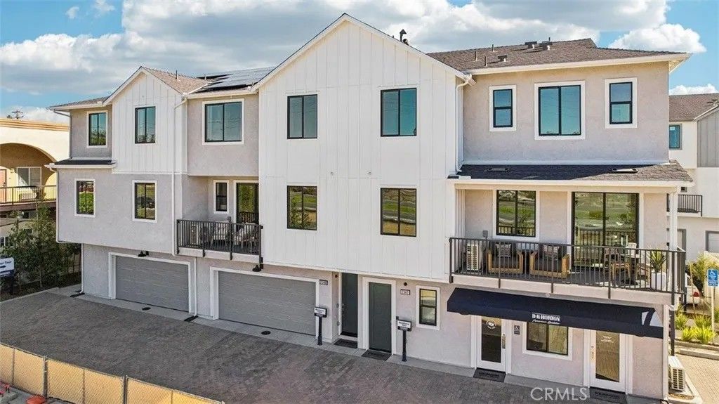 Photo of 2344 Red Coral Glen, Escondido, CA 92025 (MLS # SW26040200)