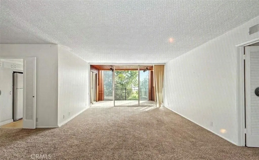 289 S Barrington Avenue A311