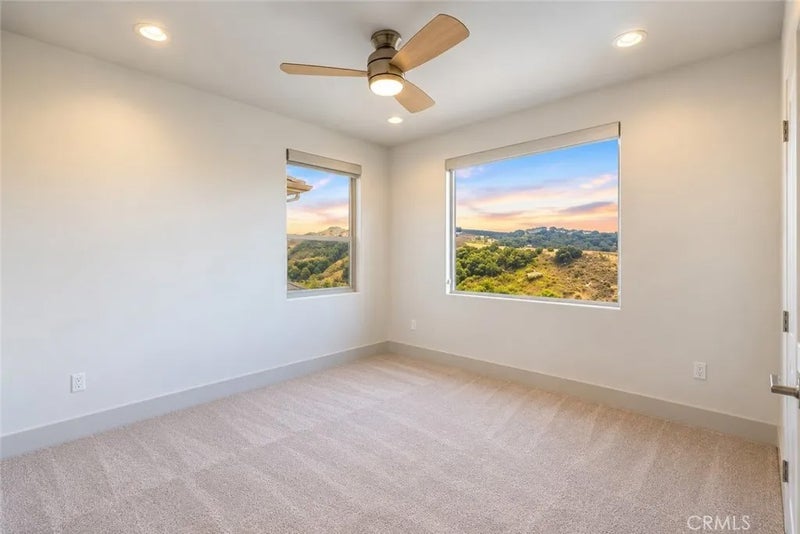 1009 Price Canyon Road