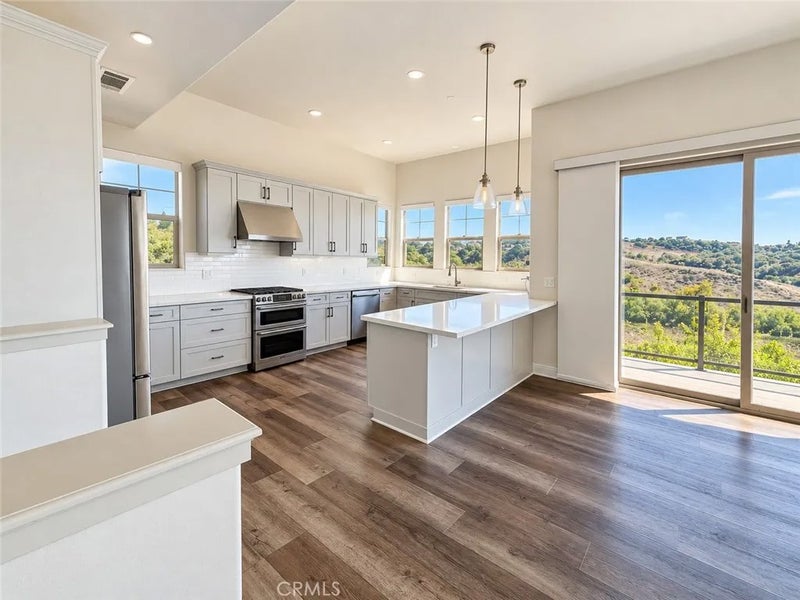 1009 Price Canyon Road