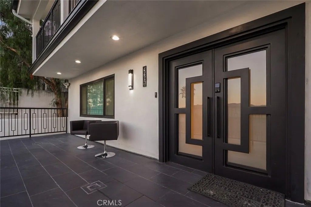 Photo of 3381 Oakmont View Drive, Glendale, CA 91208 (MLS # GD26048812)