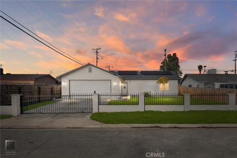 Photo of 200 Burchfield Avenue, Bakersfield, CA 93307 (MLS # PI26017266)
