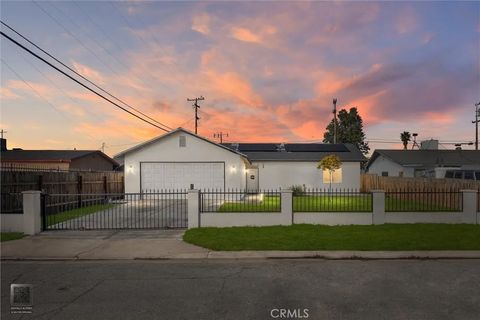 Photo of 200 Burchfield Avenue, Bakersfield, CA 93307 (MLS # PI26017266)