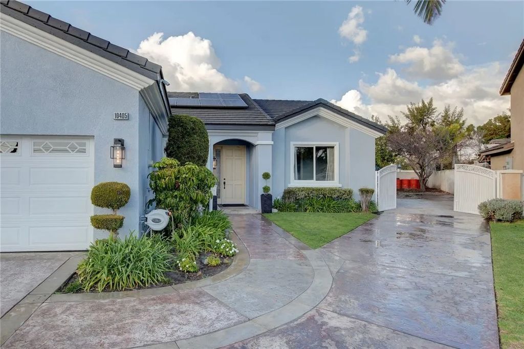 Photo of 10405 Park Street, Bellflower, CA 90706 (MLS # RS26033473)