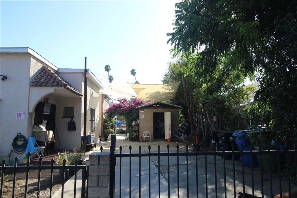 3817 Drysdale