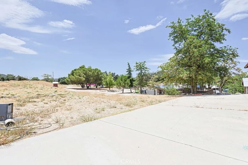 38181 Valley Oak