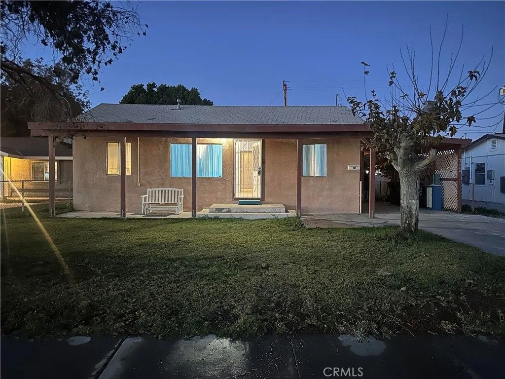 Photo of 725 W Chanslor Way, Blythe, CA 92225 (MLS # PW26020490)