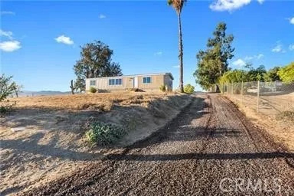 Photo of 26279 Monroe Avenue, Murrieta, CA 92562 (MLS # CV25120607)