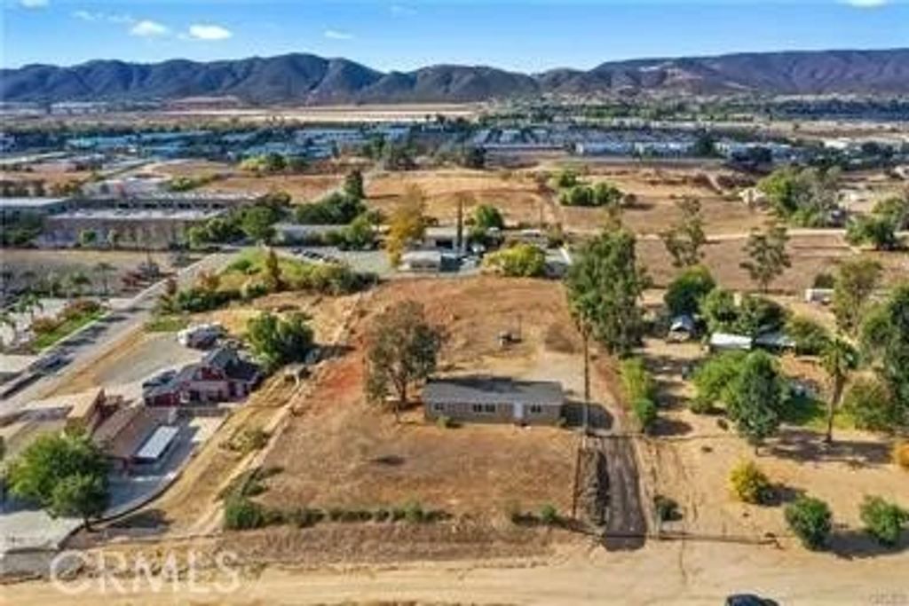 Photo of 26279 Monroe Avenue, Murrieta, CA 92562 (MLS # CV25120607)