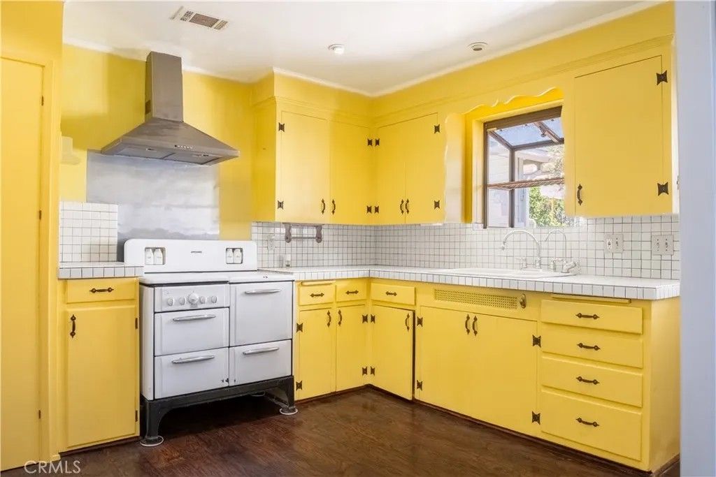 Photo of 2941 Piedmont Ave, La Crescenta, CA 91214 (MLS # BB26061986)