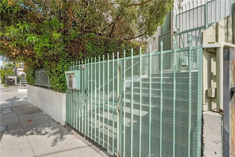 6036 Hazelhurst #C