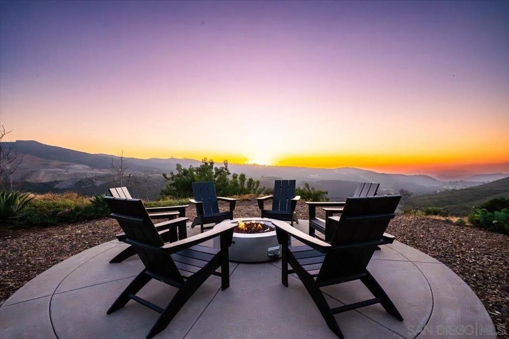 Photo of 28742 Twin Oaks Valley, Vista, CA 92084 (MLS # 260017459)