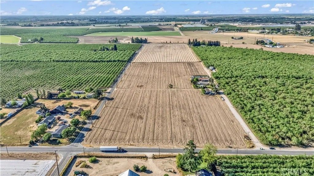 Photo of 14105 El Capitan, Delhi, CA 95315 (MLS # MC26077748)