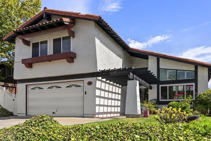 1396 Valencia Loop