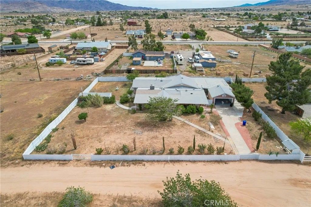Photo of 11020 Viento Pl, Apple Valley, CA 92308 (MLS # IG26069307)