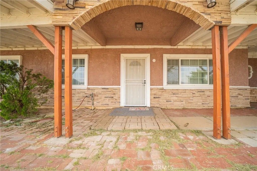 Photo of 11020 Viento Pl, Apple Valley, CA 92308 (MLS # IG26069307)