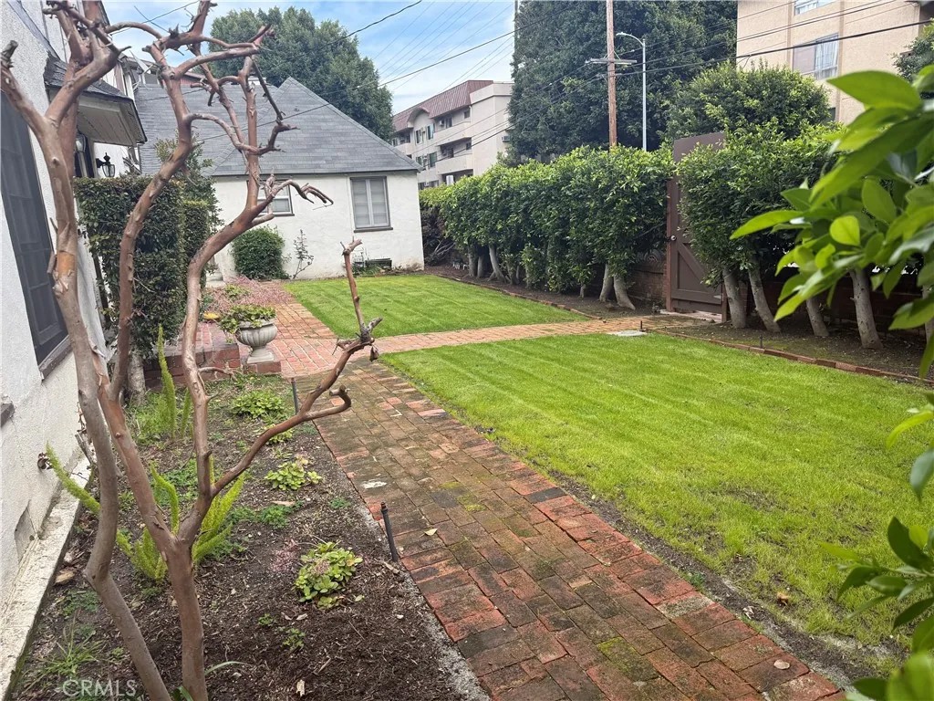 1437 Greenfield Avenue