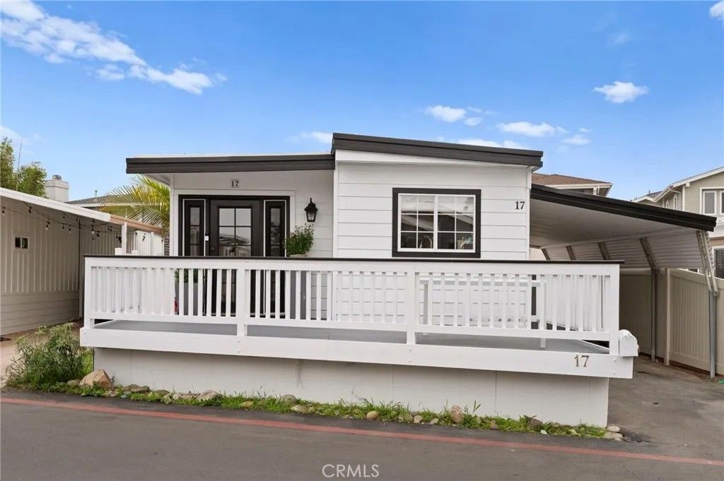 Photo of 6550 Ponto Dr #17, Carlsbad, CA 92011 (MLS # SW26039505)