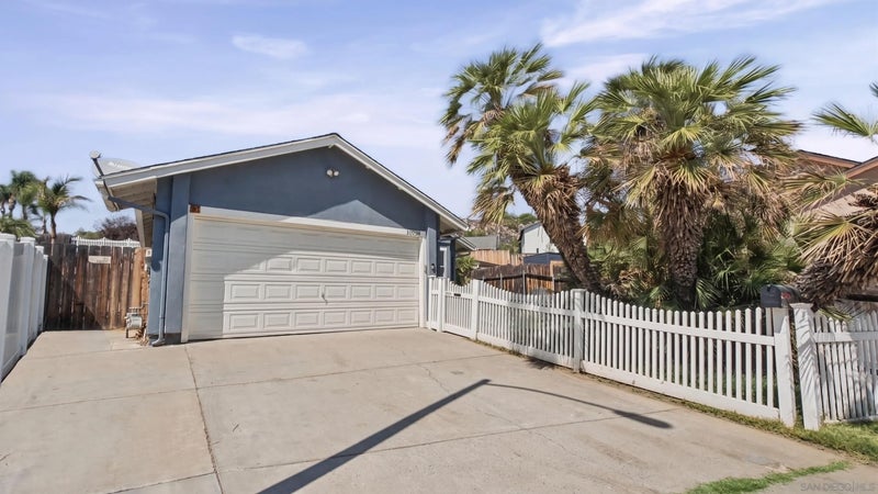 10958 Gayola Ln